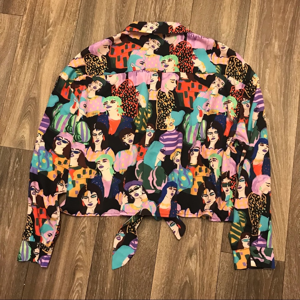 3/$10 🥳 Long sleeve button up crop top patterned L - Picture 2 of 12